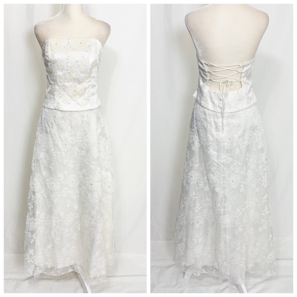 Vintage Strapless White lace bridal dress